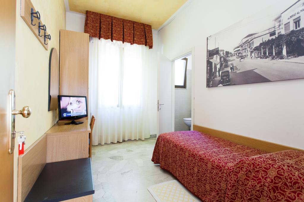 Hotel Al Mare Lido di Jesolo Exterior photo