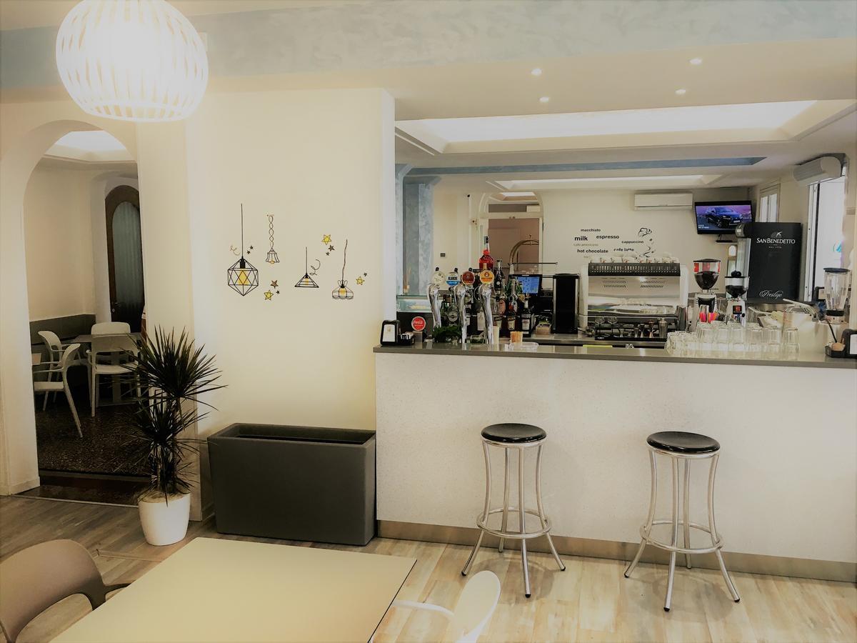 Hotel Al Mare Lido di Jesolo Exterior photo