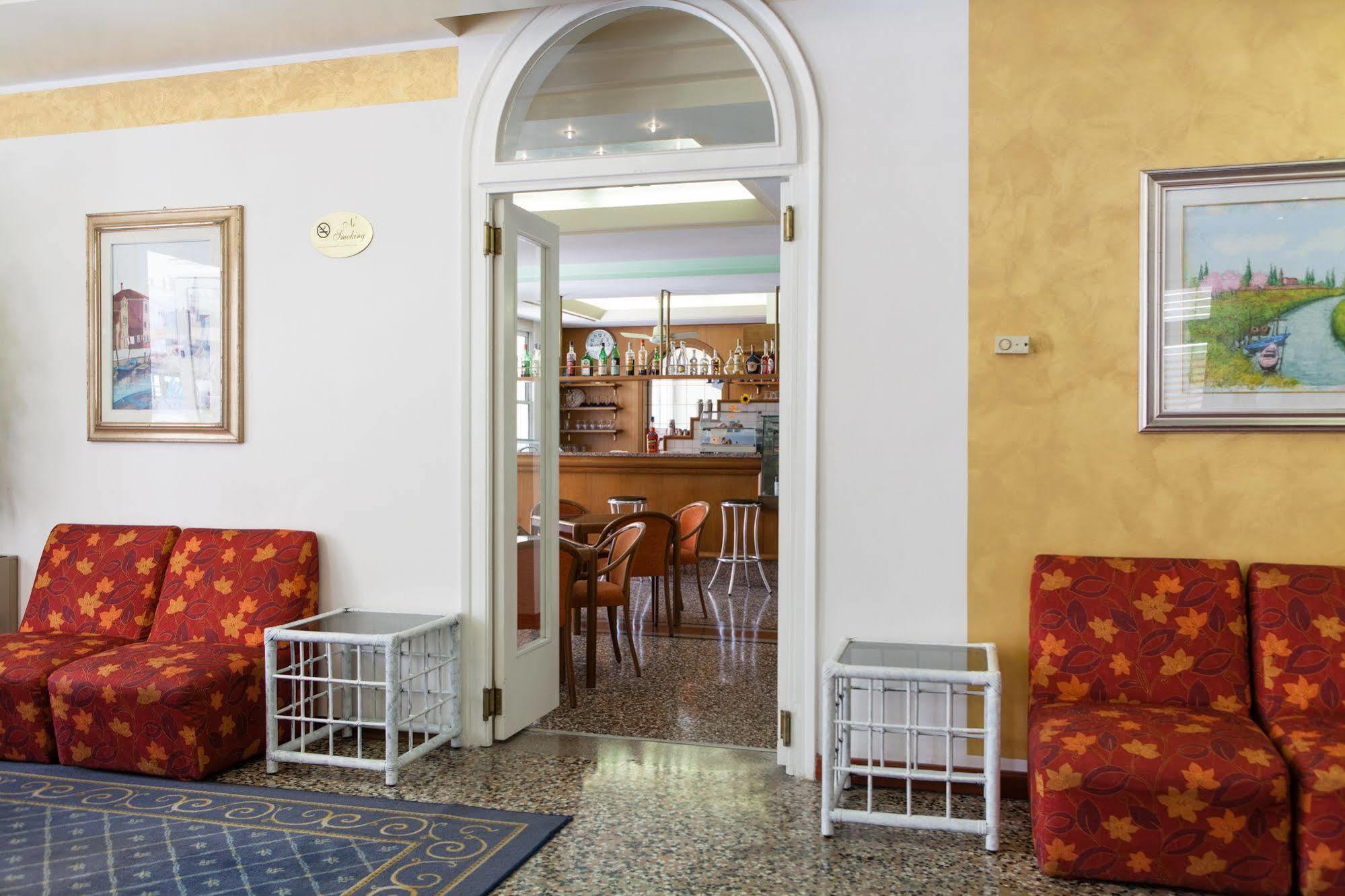 Hotel Al Mare Lido di Jesolo Exterior photo
